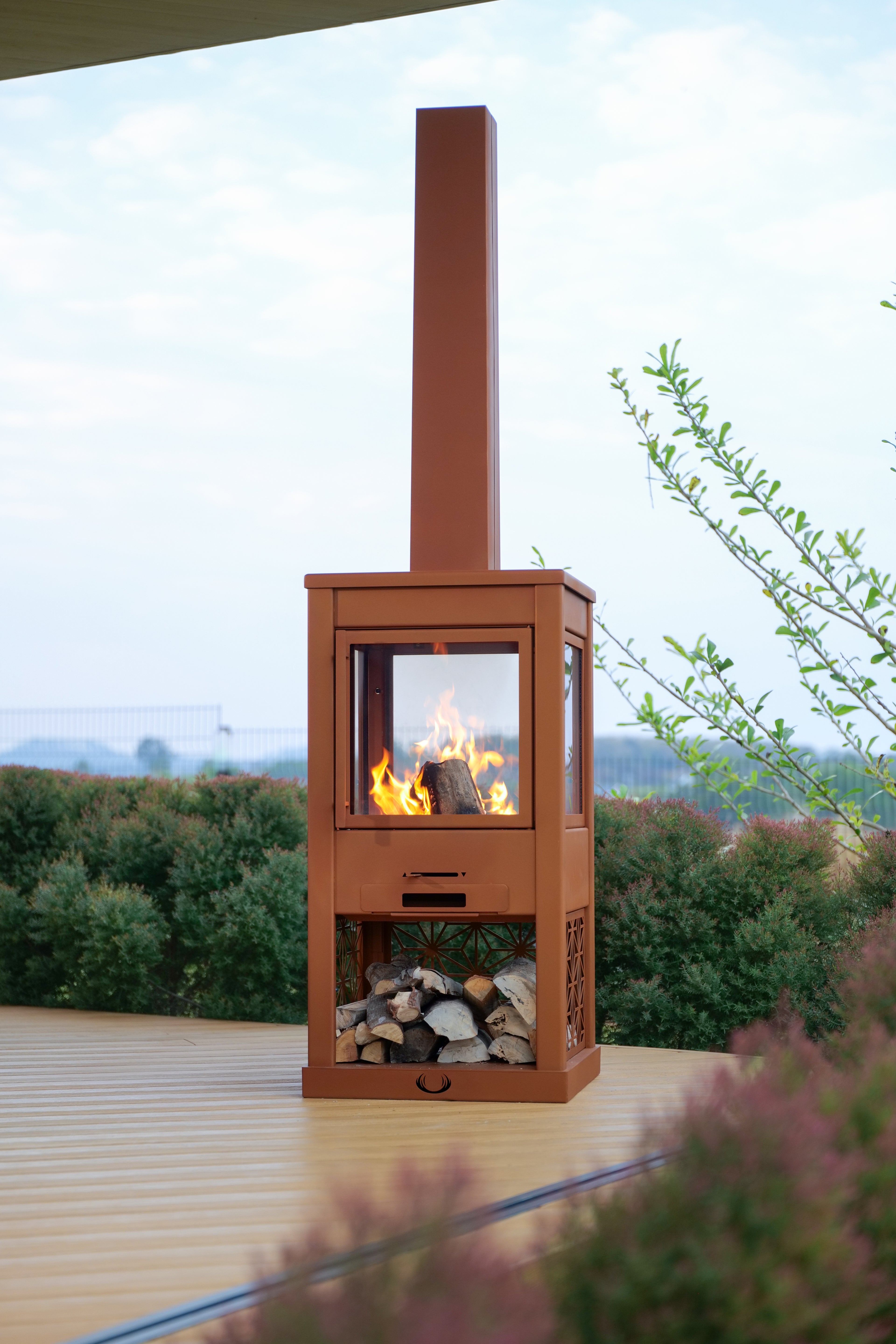 Rust Hive Outdoor Stove